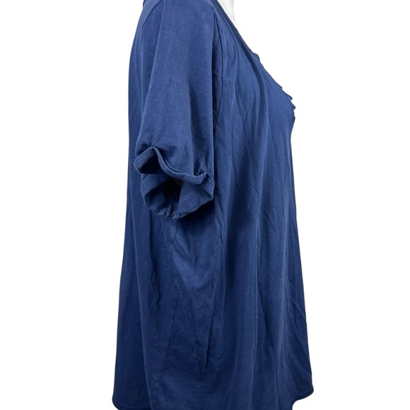 Torrid deconstructed neckline on blue on short sleeve t-shirt size 2-2X/18-20 - Picture 5 of 9